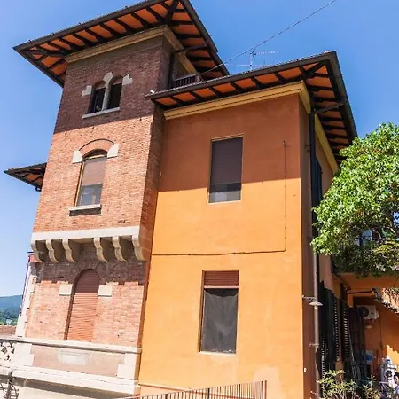 Attico In Storica - Dolcevita Apartment